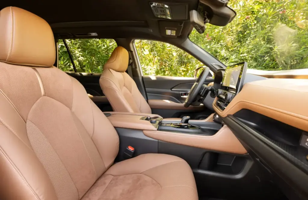 Toyota da un toque aventurero al Grand Highlander con la Woodland Edition y actualiza el resto 9 Motor16 2026 Toyota Grand Highlander 6 Motor16