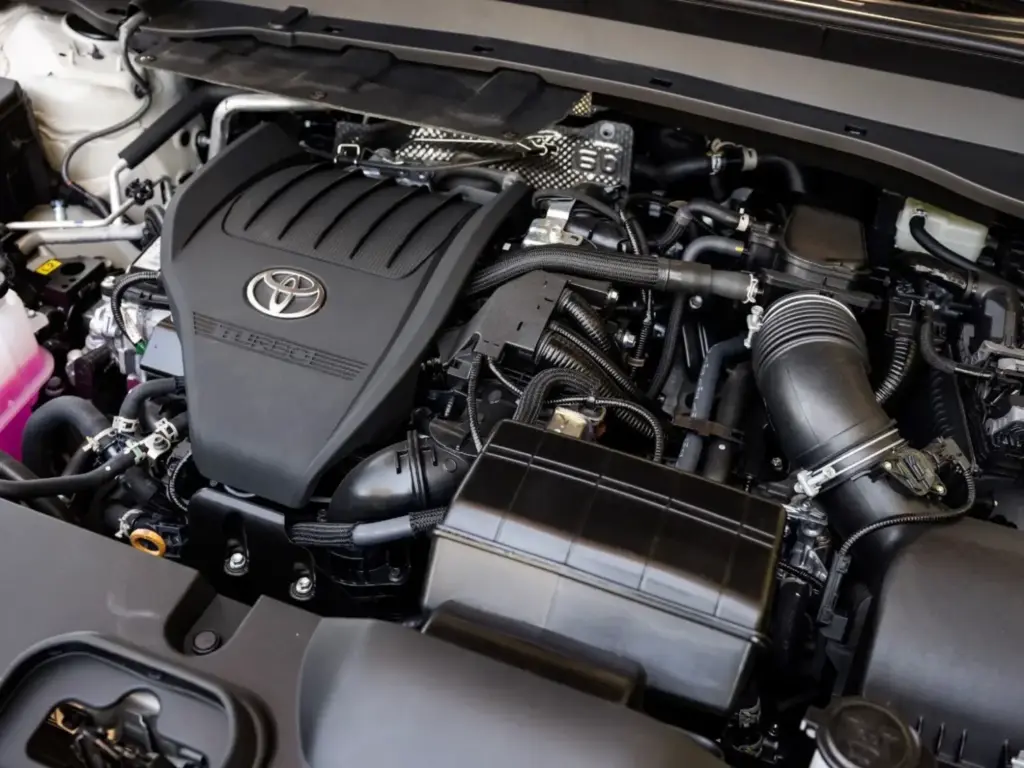Toyota da un toque aventurero al Grand Highlander con la Woodland Edition y actualiza el resto 4 Motor16 2026 Toyota Grand Highlander. Imagen motor.