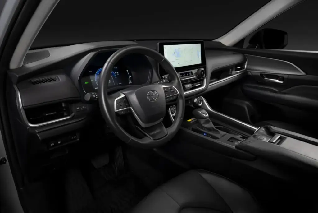 Toyota da un toque aventurero al Grand Highlander con la Woodland Edition y actualiza el resto 2 Motor16 2026 Toyota Grand Highlander. Imagen interior.