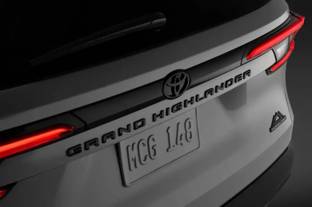 Toyota da un toque aventurero al Grand Highlander con la Woodland Edition y actualiza el resto 5 Motor16 2026 Toyota Grand Highlander. Imagen.