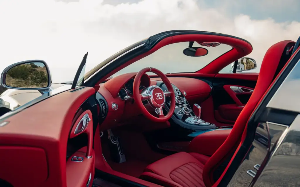 El Bugatti Veyron que ha comprado Alonso y que es único en el mundo, regresa a Molsheim 2 Motor16 2026 Bugatti Veyron Grand Sport Vitesse. Chasis 8.100. Imagen interior.