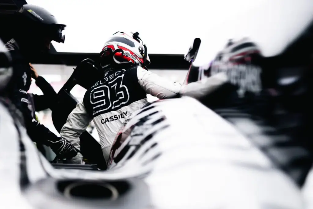 2026 Peugeot 9X8 WEC. Imagen piloto.