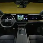 El Volkswagen ID. Tiguan estrena pantalla de gran formato y recupera los botones físicos