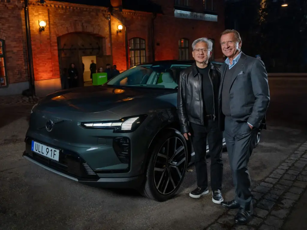 Volvo y NVIDIA amplían su alianza para impulsar la futura generación de conducción autónoma 1 Motor16 2026 Volvo Cars y NVIDIA. Imagen directivos.