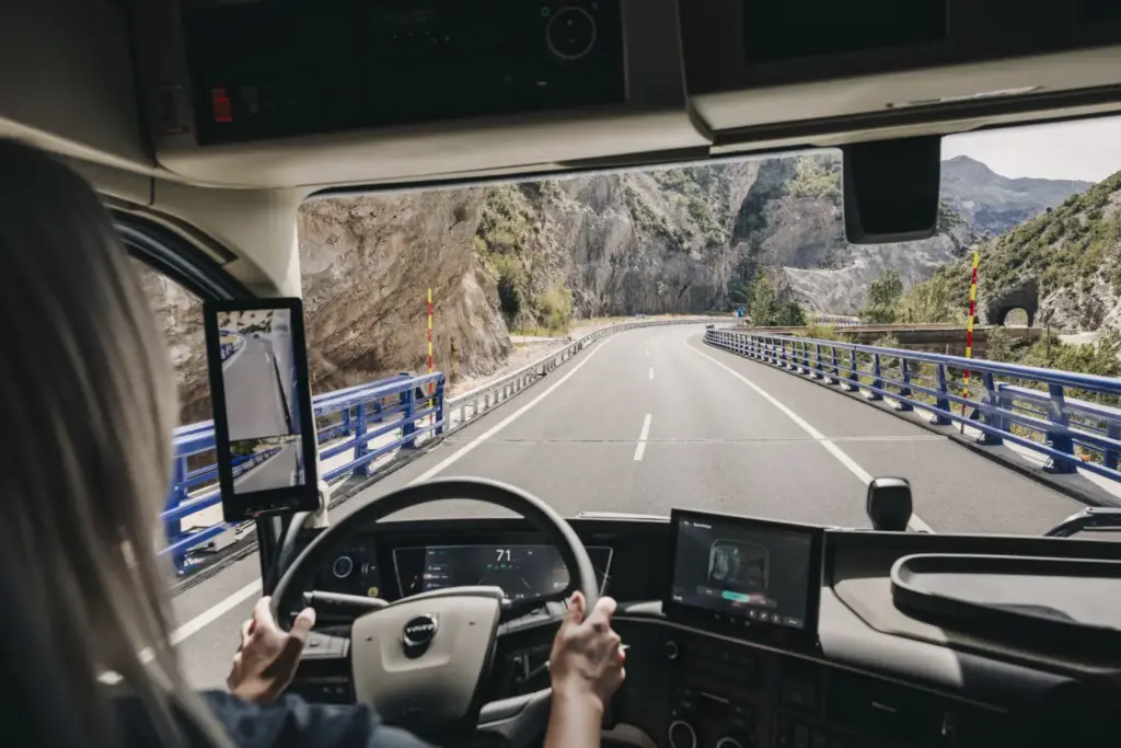 2026 Volvo FH Aero. Imagen habitáculo.
