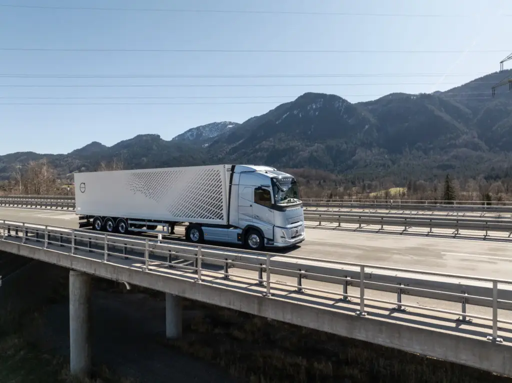 2026 Volvo FH Aero. Imagen movimientos.