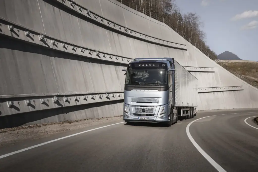 2026 volvo trucks cabina 6 Motor16