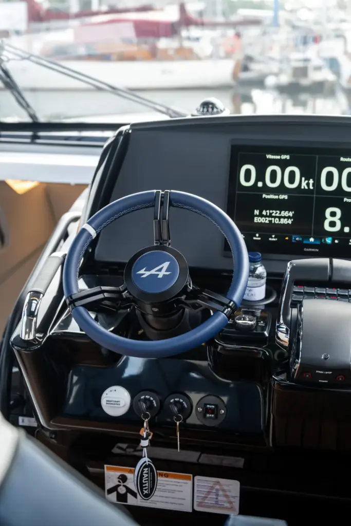 Alpine A390 y Beneteau 4 Motor16