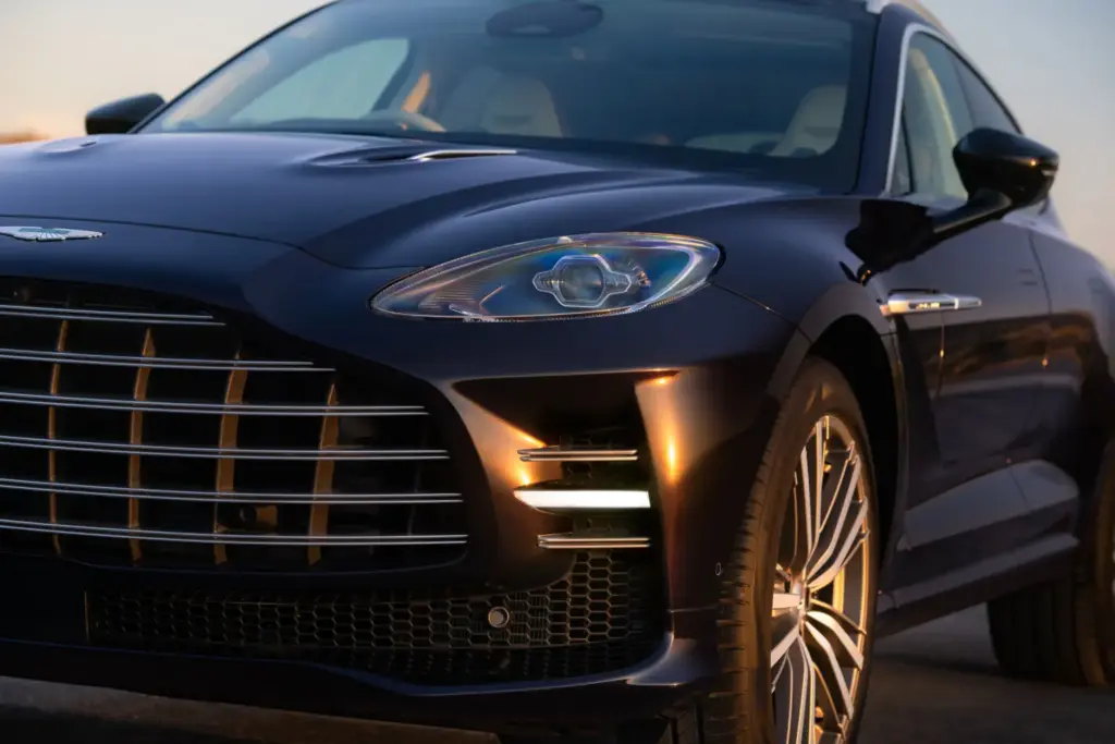 Aston Martin DBX GT 20 Motor16