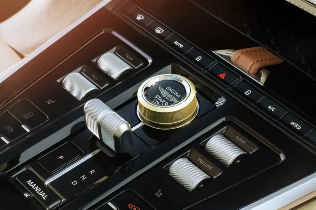 Aston Martin DBX GT 28 Motor16