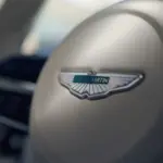 Aston Martin eléctrico retrasado: la marca alarga los V8 y V12 hasta 2035 y frena la electrificación premium