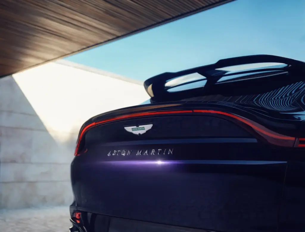 Aston Martin DBX GT 7 Motor16