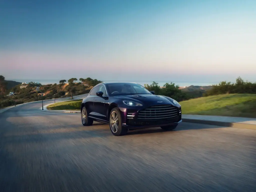 Aston Martin DBX GT 8 Motor16