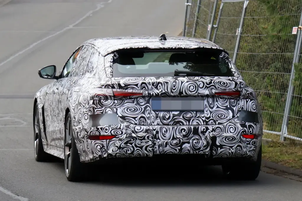 Fotos espía del Audi S6 e-tron Performance: ¿adiós al RS 6 eléctrico? 15 Motor16 Audi S6 Avant E Tron Performance 2028 espia 13 Motor16