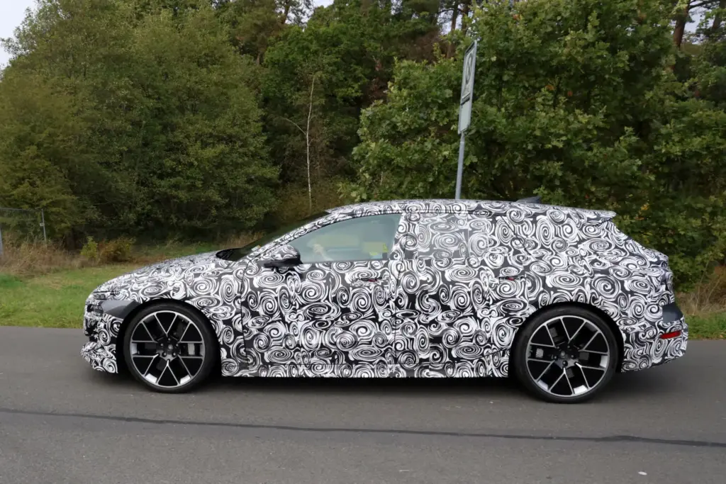 Fotos espía del Audi S6 e-tron Performance: ¿adiós al RS 6 eléctrico? 1 Motor16 Audi S6 Avant E-Tron Performance 2028 espia (7)