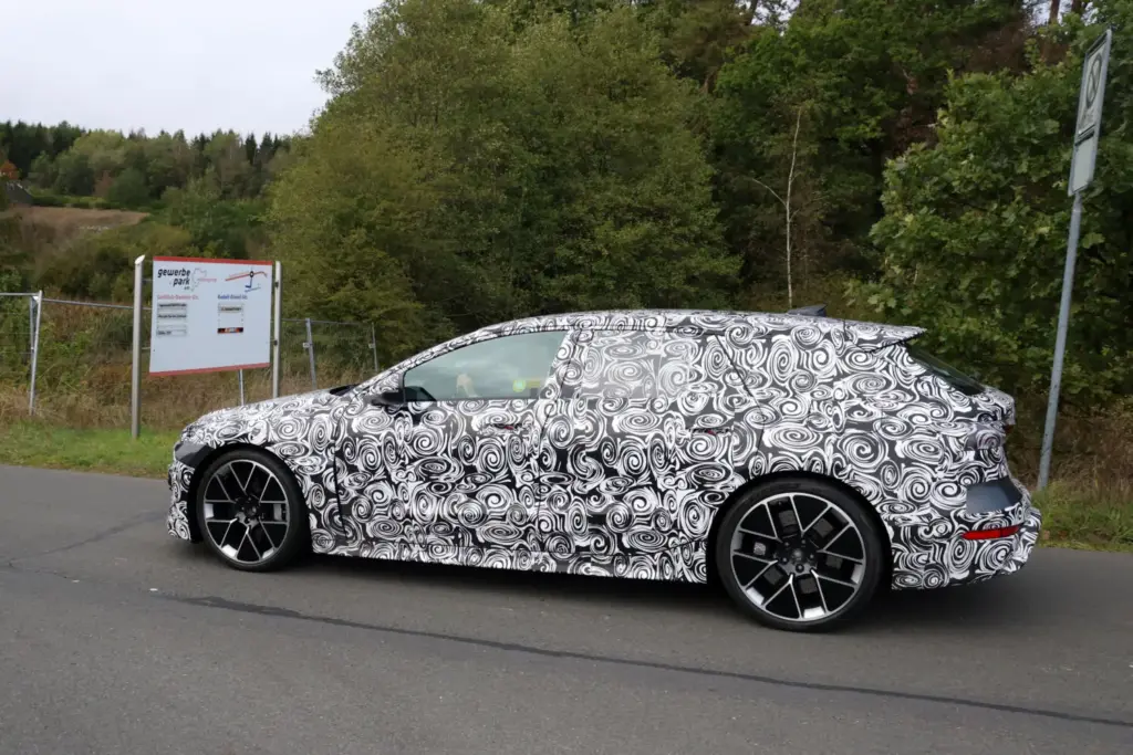 Fotos espía del Audi S6 e-tron Performance: ¿adiós al RS 6 eléctrico? 10 Motor16 Audi S6 Avant E Tron Performance 2028 espia 8 Motor16