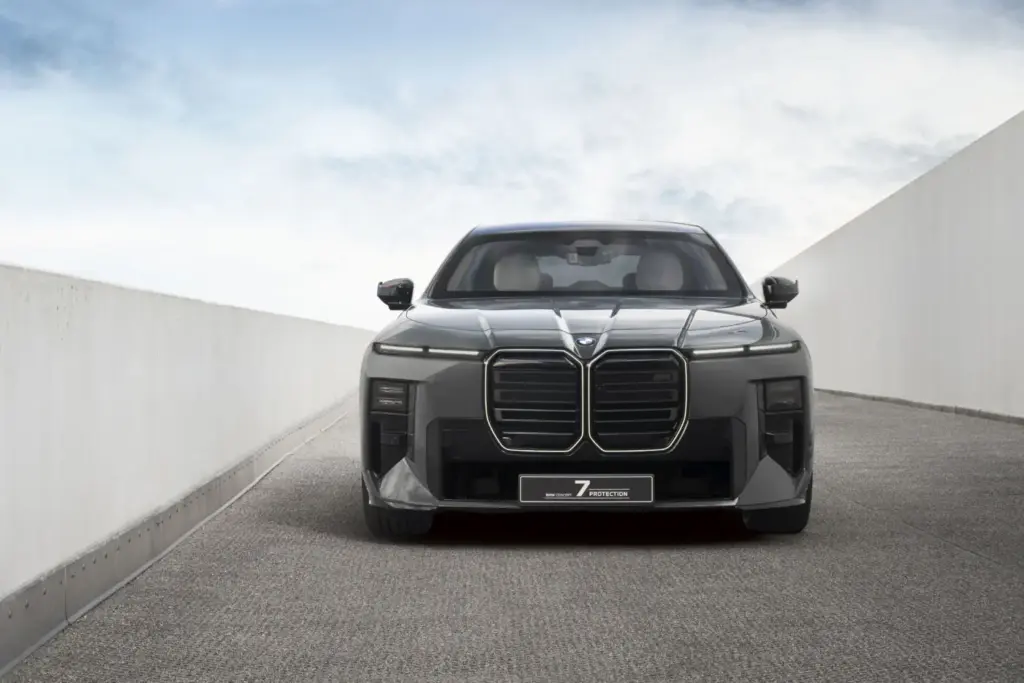 BMW Concept 7 Protection: lujo y protección balística en una nueva berlina blindada 4 Motor16 BMW Concept 7 Protection 2027 1 Motor16
