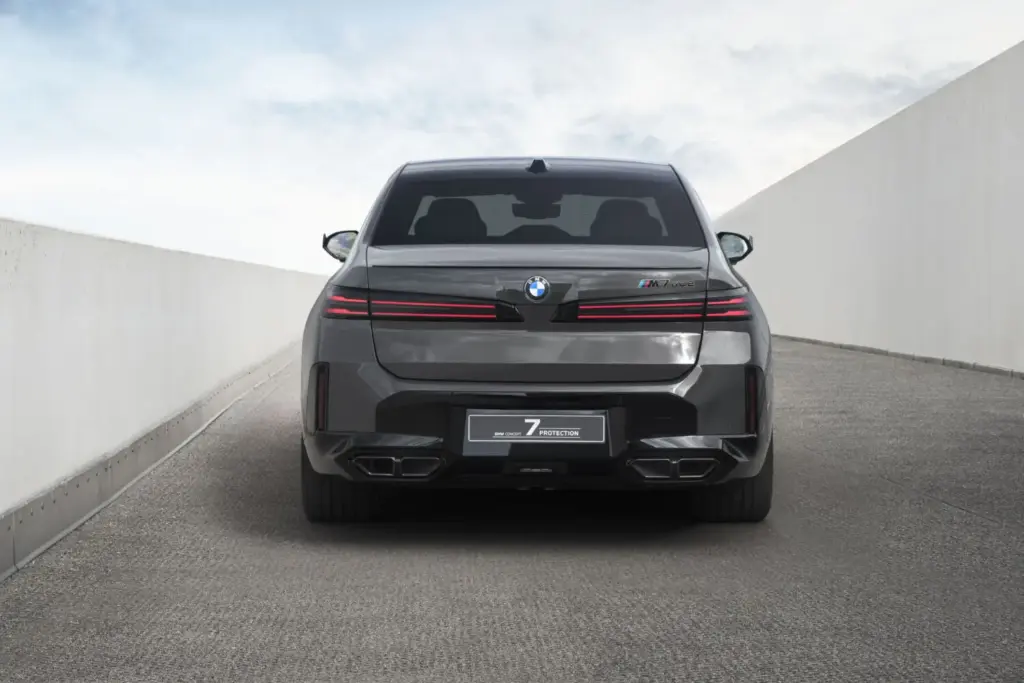 BMW Concept 7 Protection: lujo y protección balística en una nueva berlina blindada 7 Motor16 BMW Concept 7 Protection 2027 3 Motor16