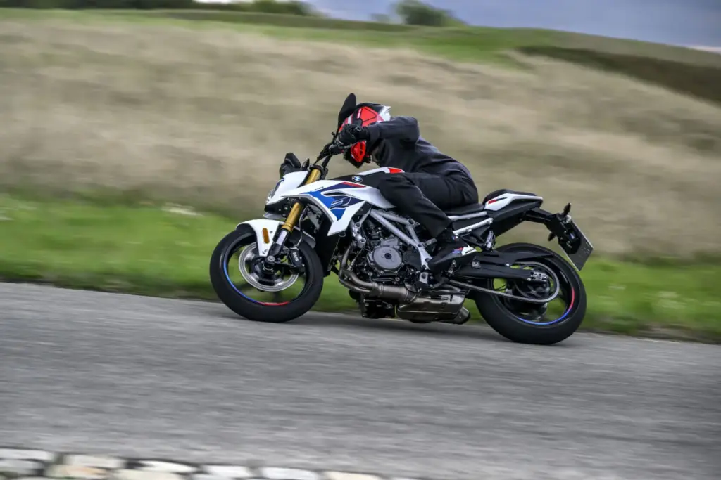 BMW F 450 R 2027 naked 10 Motor16