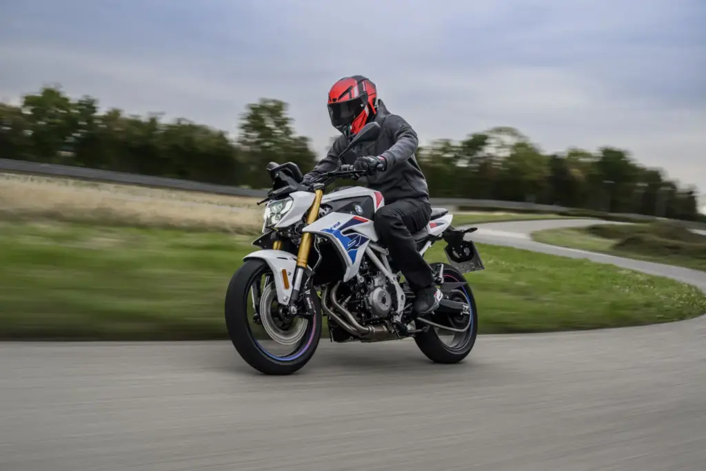 BMW F 450 R 2027 naked 11 Motor16