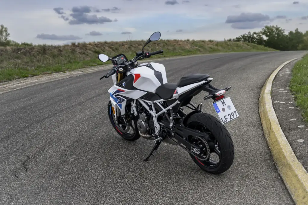 BMW F 450 R 2027 naked 21 Motor16