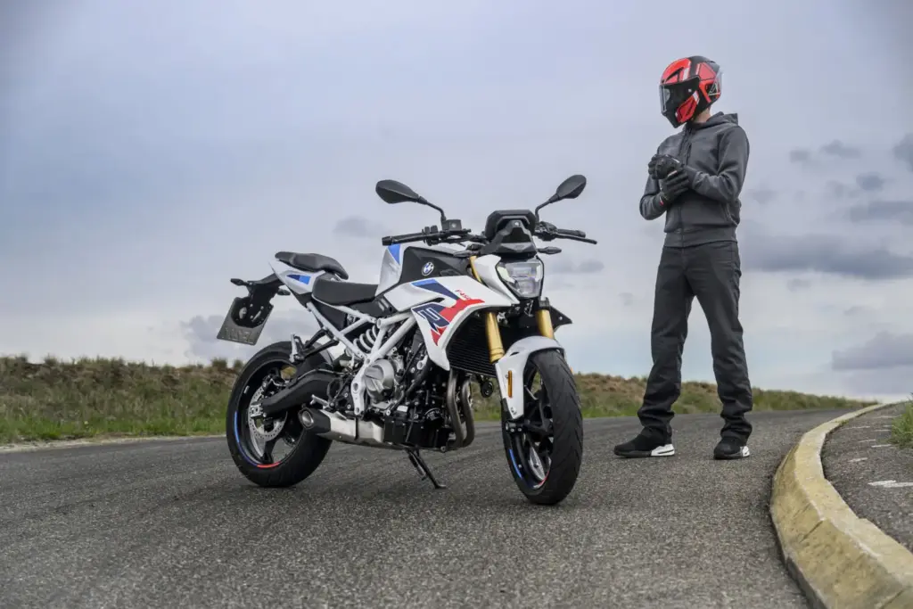 BMW F 450 R 2027 naked 26 Motor16