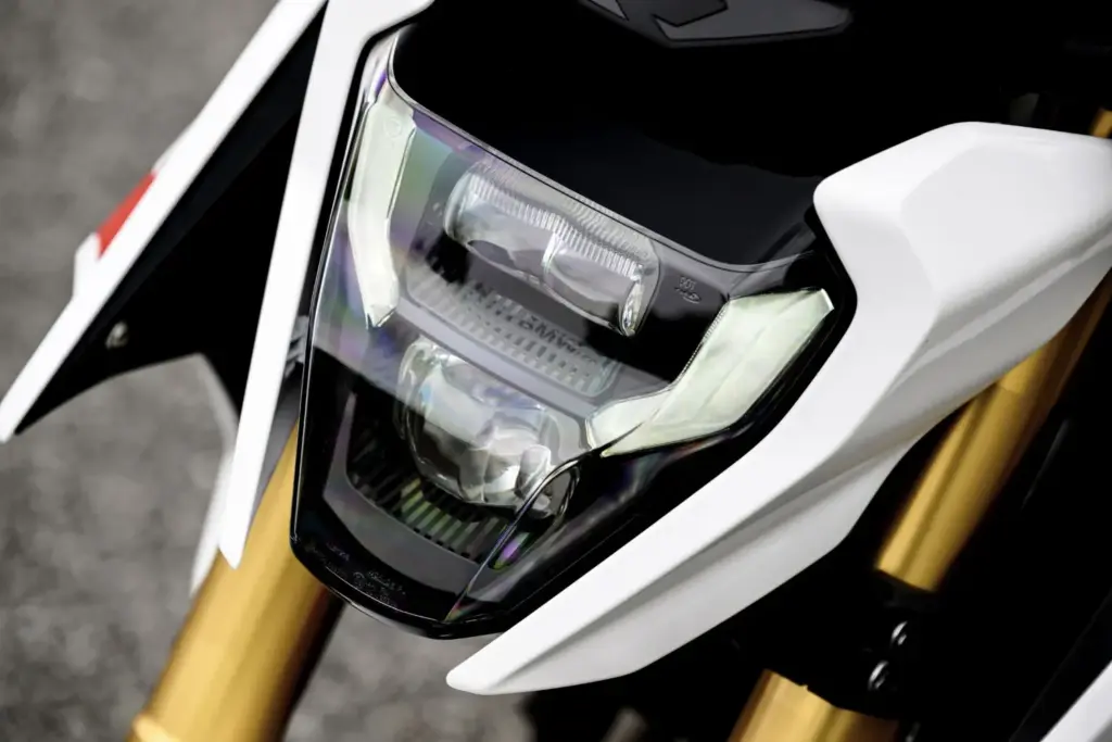 BMW F 450 R 2027 naked 30 Motor16