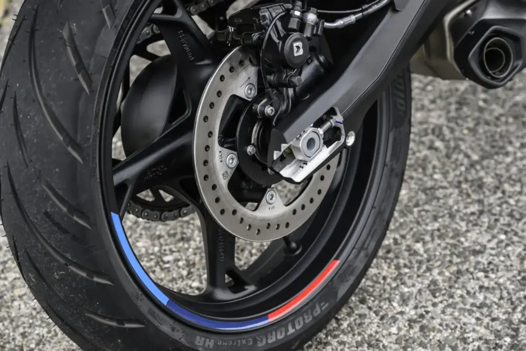BMW F 450 R 2027 naked 31 Motor16