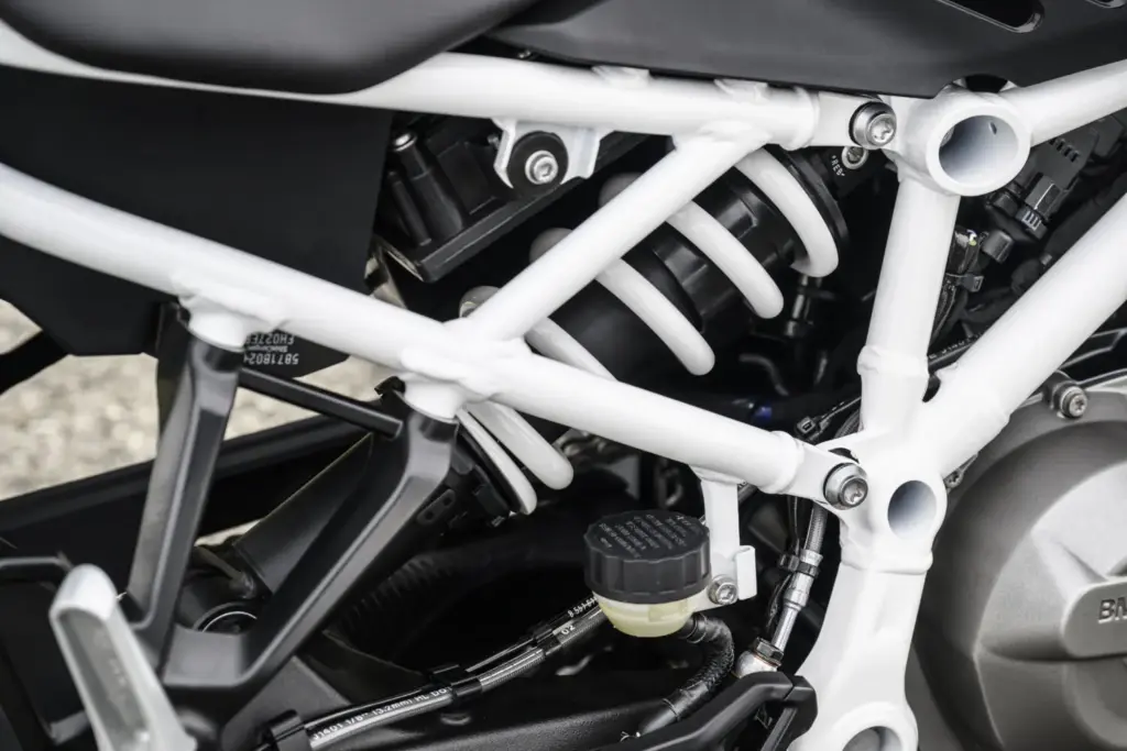 BMW F 450 R 2027 naked 33 Motor16