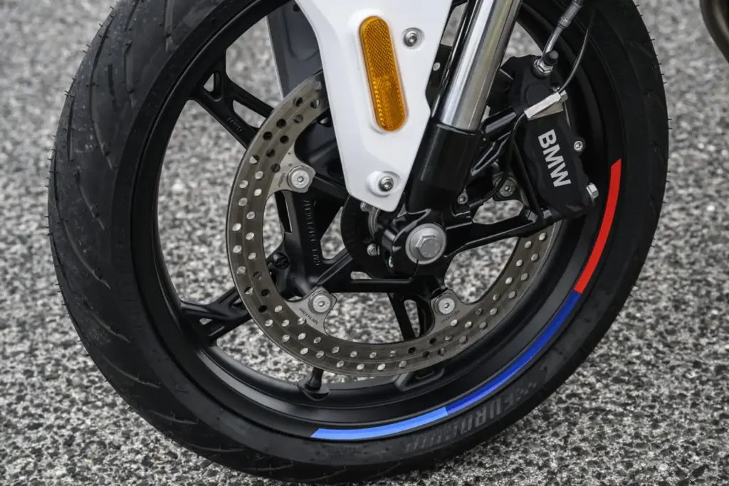 BMW F 450 R 2027 naked 35 Motor16