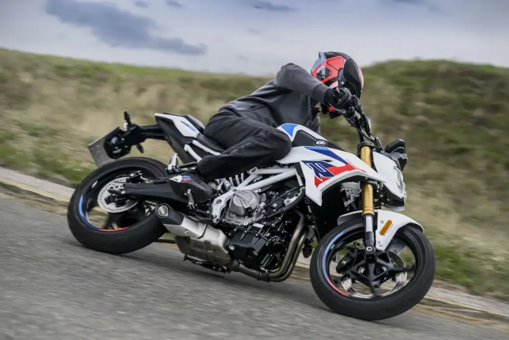 BMW F 450 R 2027 naked 4 Motor16