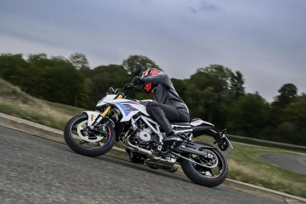 BMW F 450 R 2027 naked 5 Motor16