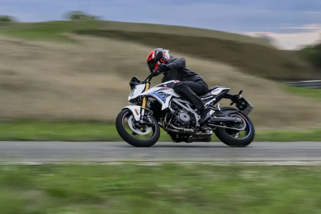 BMW F 450 R 2027 naked 6 Motor16