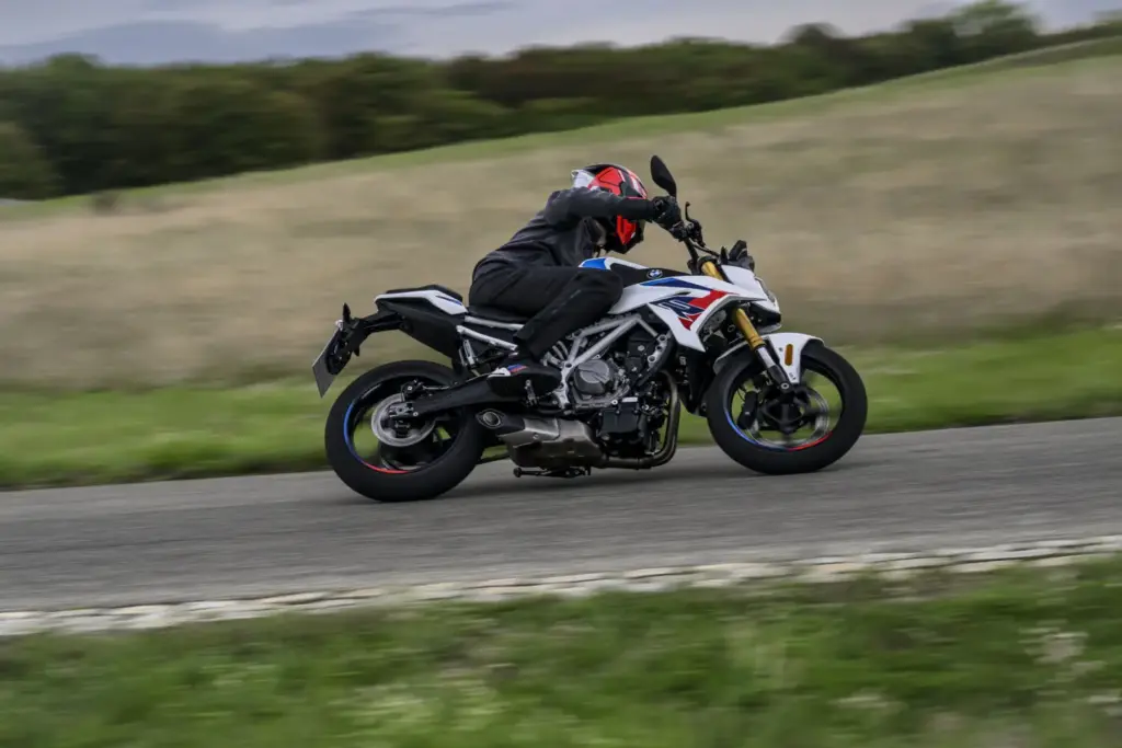BMW F 450 R 2027 naked 9 Motor16