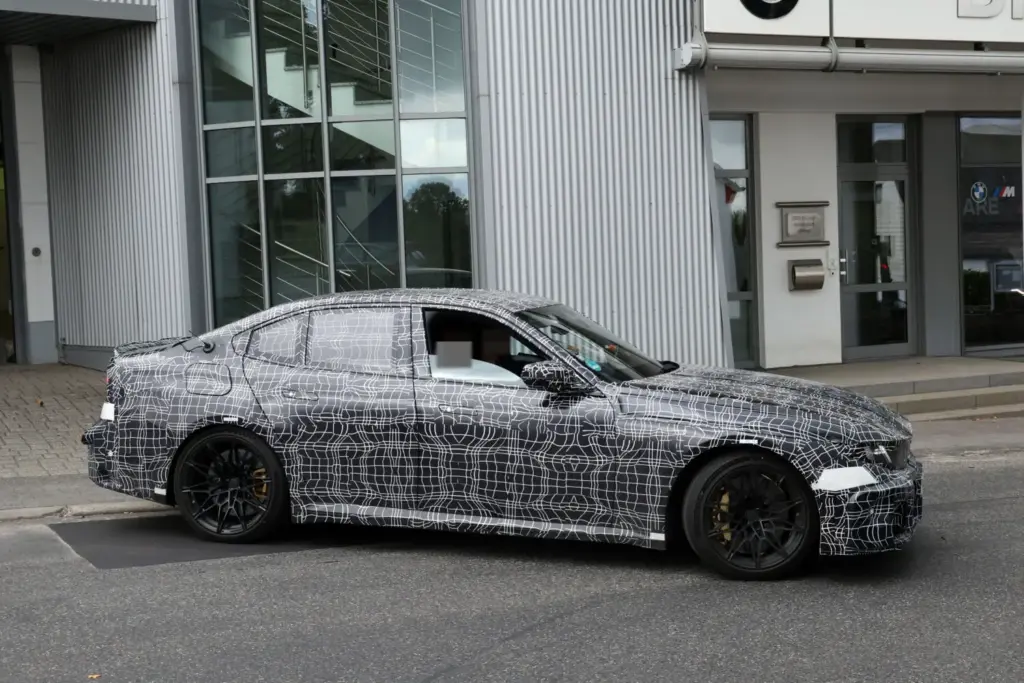 Fotos espía del BMW M3 de gasolina: Listo para 2028 14 Motor16 BMW M3 gasolina 2028 espia 12 Motor16