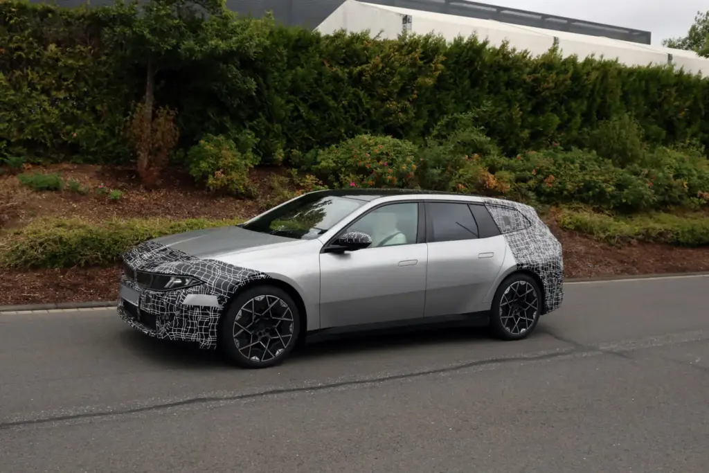 BMW i3 Touring 2027 espia 6 Motor16