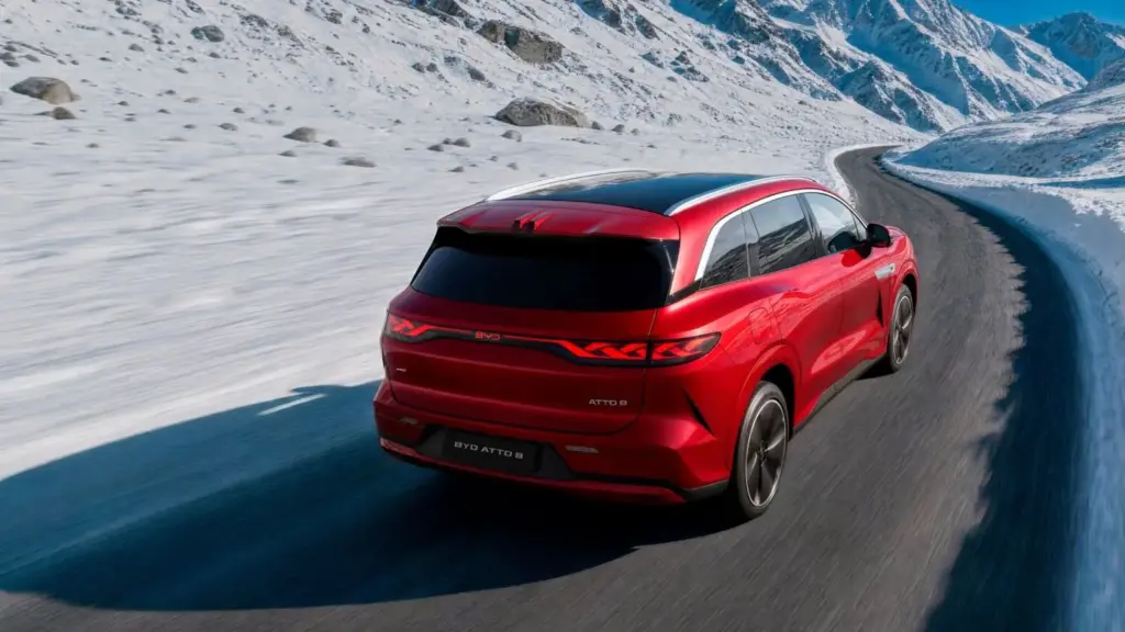 BYD ATTO 8: un SUV eléctrico de siete plazas con hasta 775 CV y carga ultrarrapida 8 Motor16 BYD Atto 8 2027 paris 5 Motor16