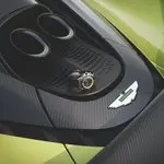 Solo si tienes un Aston Martin Valhalla podrás lucir en tu muñeca este exclusivo reloj de Breitling