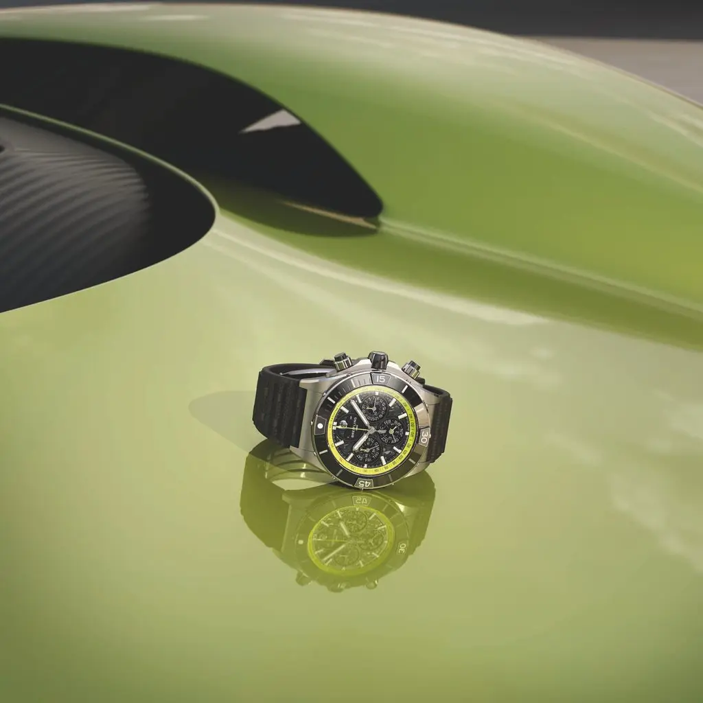Solo si tienes un Aston Martin Valhalla podrás lucir en tu muñeca este exclusivo reloj de Breitling 1 Motor16 Breitling, Aston Martin Valhalla