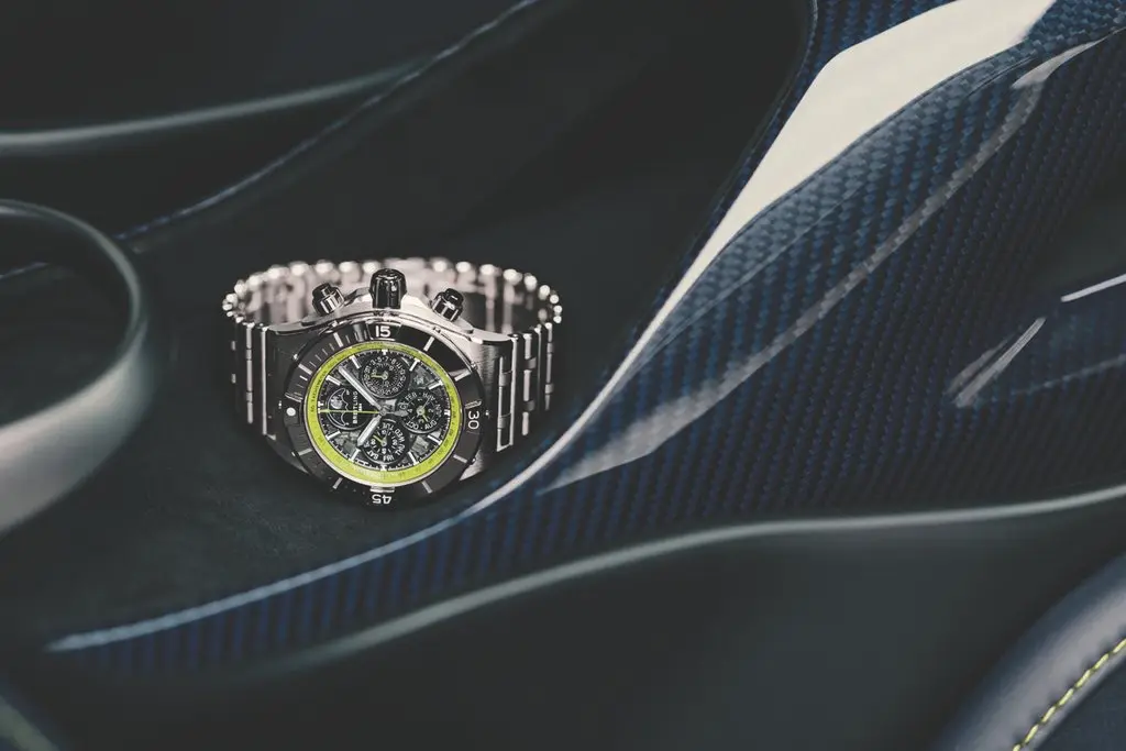 Solo si tienes un Aston Martin Valhalla podrás lucir en tu muñeca este exclusivo reloj de Breitling 3 Motor16 Breitling, Aston Martin Valhalla