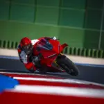 Ducati Panigale V4 2027: la V4 S estrena Factory Made y afina chasis y motor