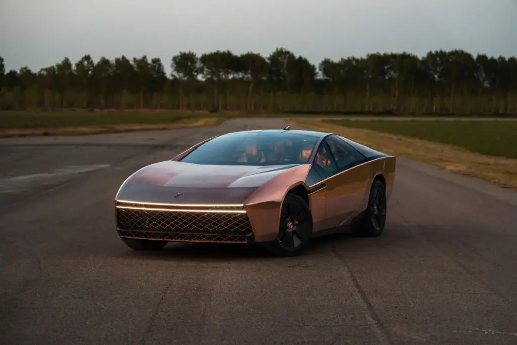 GFG Peralta D, el coupé con carrocería de cobre hecha a mano, creado por Giugiaro 7 Motor16 GFG PeraltaD 02 Motor16