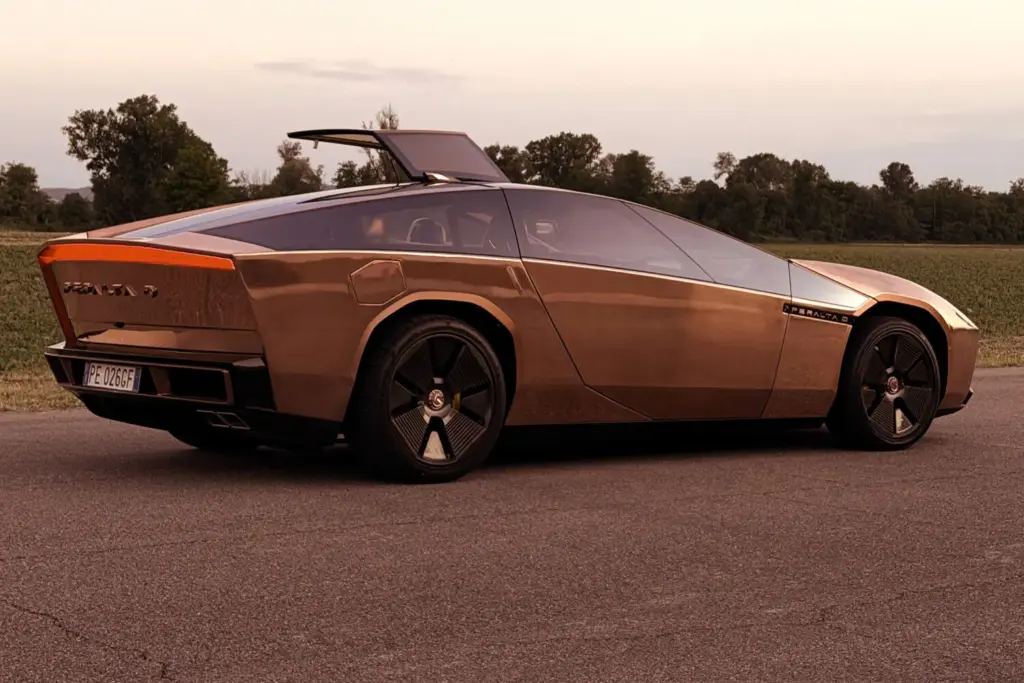 GFG Peralta D, el coupé con carrocería de cobre hecha a mano, creado por Giugiaro 13 Motor16 GFG PeraltaD 08 Motor16