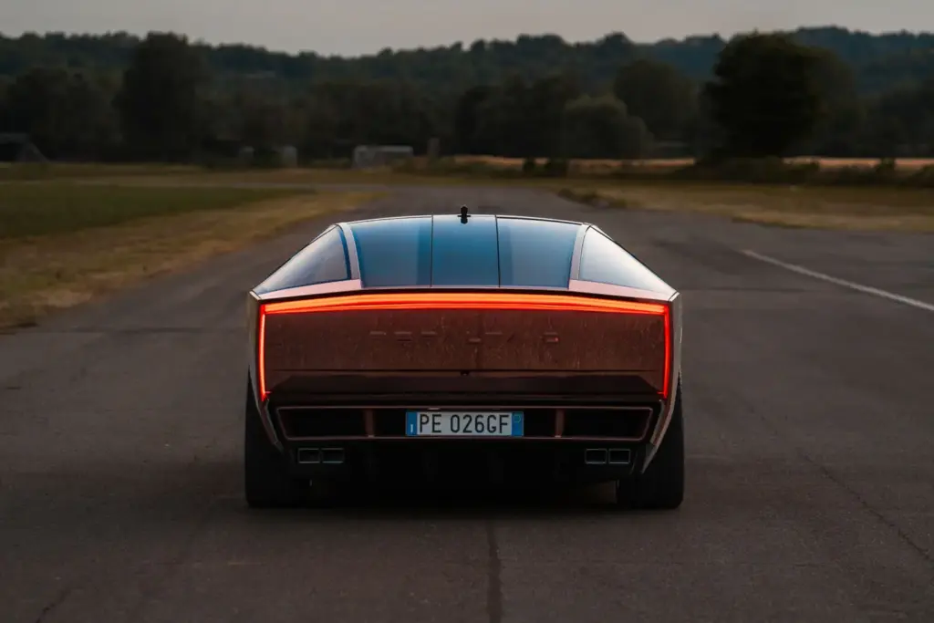 GFG Peralta D, el coupé con carrocería de cobre hecha a mano, creado por Giugiaro 15 Motor16 GFG PeraltaD 10 Motor16