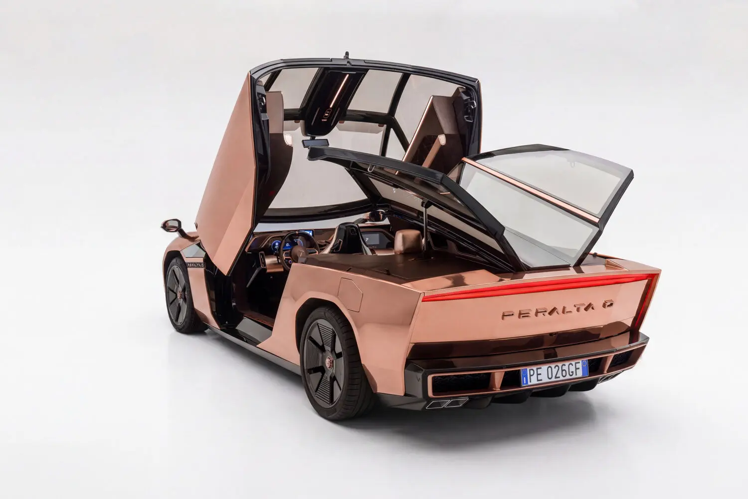GFG Peralta D, el coupé con carrocería de cobre hecha a mano, creado por Giugiaro