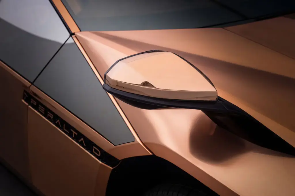 GFG Peralta D, el coupé con carrocería de cobre hecha a mano, creado por Giugiaro 20 Motor16 GFG PeraltaD 15 Motor16