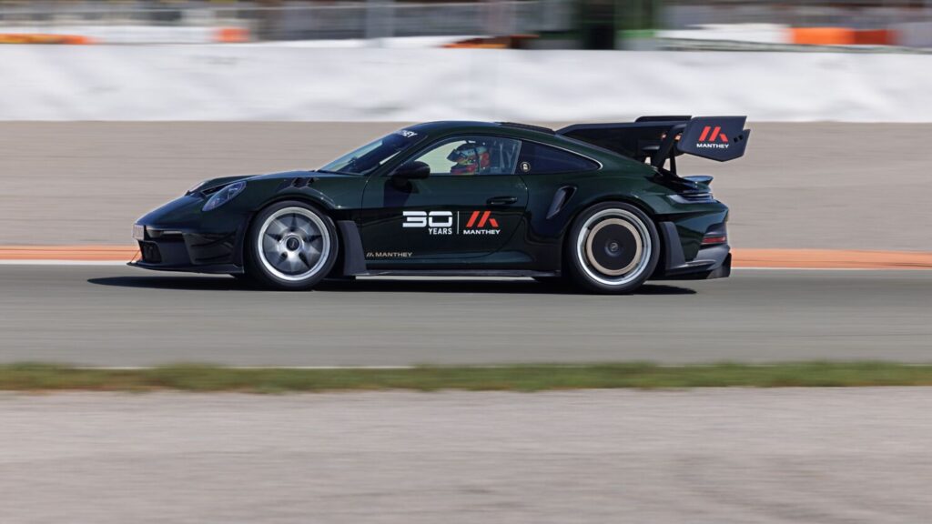 Gama Porsche 911 de competición: del circuito a la carretera como si nada 18 Motor16 Gama Porsche GT 14 Motor16