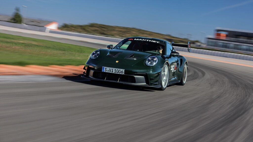 Gama Porsche 911 de competición: del circuito a la carretera como si nada 19 Motor16 Gama Porsche GT 15 Motor16
