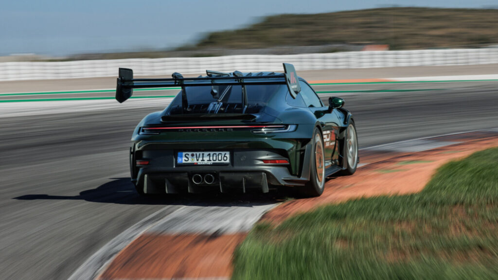 Gama Porsche 911 de competición: del circuito a la carretera como si nada 20 Motor16 Gama Porsche GT 16 Motor16