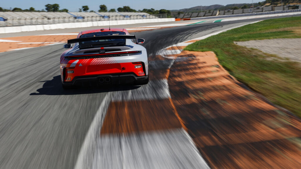 Gama Porsche 911 de competición: del circuito a la carretera como si nada 23 Motor16 Gama Porsche GT 19 Motor16
